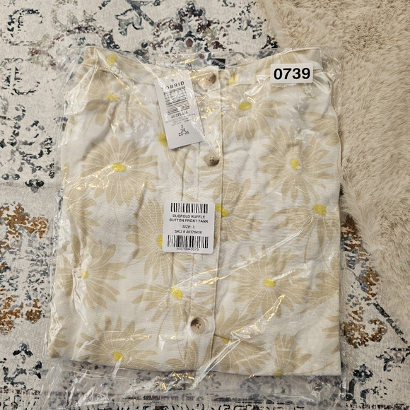 Torrid Double Gauze Ruffle Button Front Tank Top Daisy Daydream BNWT 3 - Picture 6 of 6